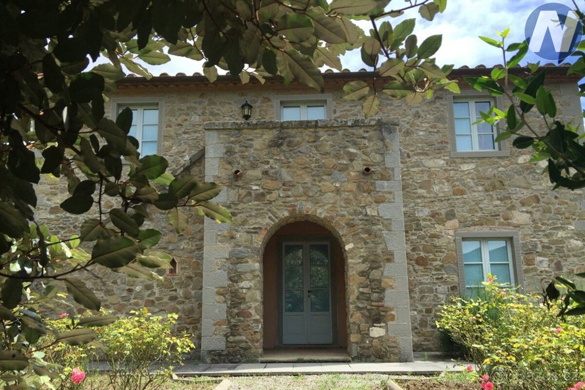 Prodej rodinný dům - 987 66, Zahraničí