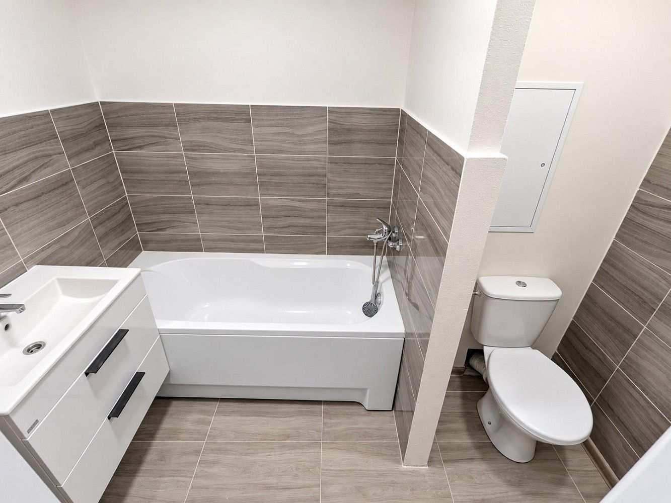 2+1, Jana Ámose Komenského, Klášterec nad Ohří - Miřetice u Klášterce nad Ohří, okres Chomutov, 53 m² - 2