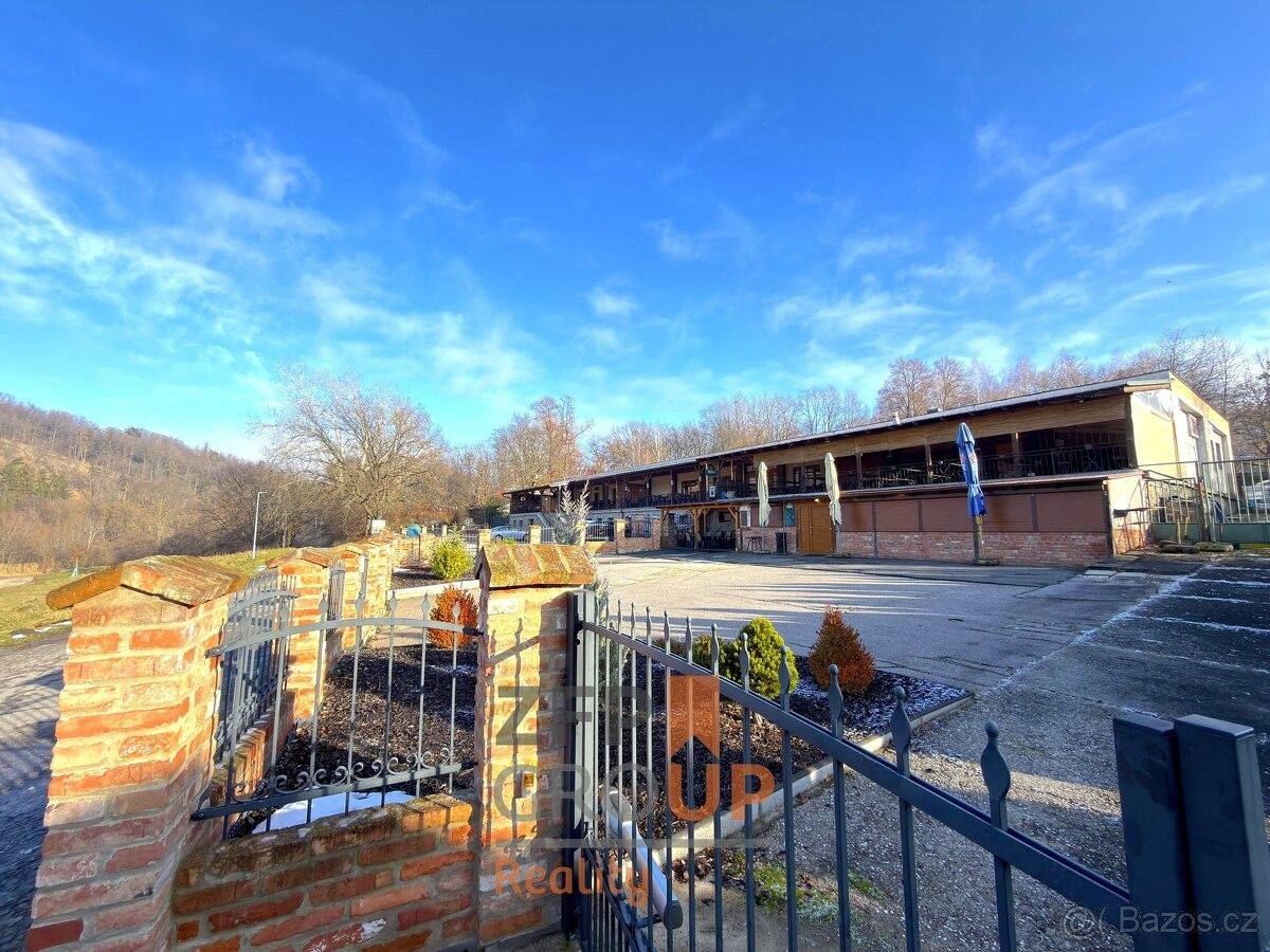 Prodej restaurace - Strážnice, 696 62