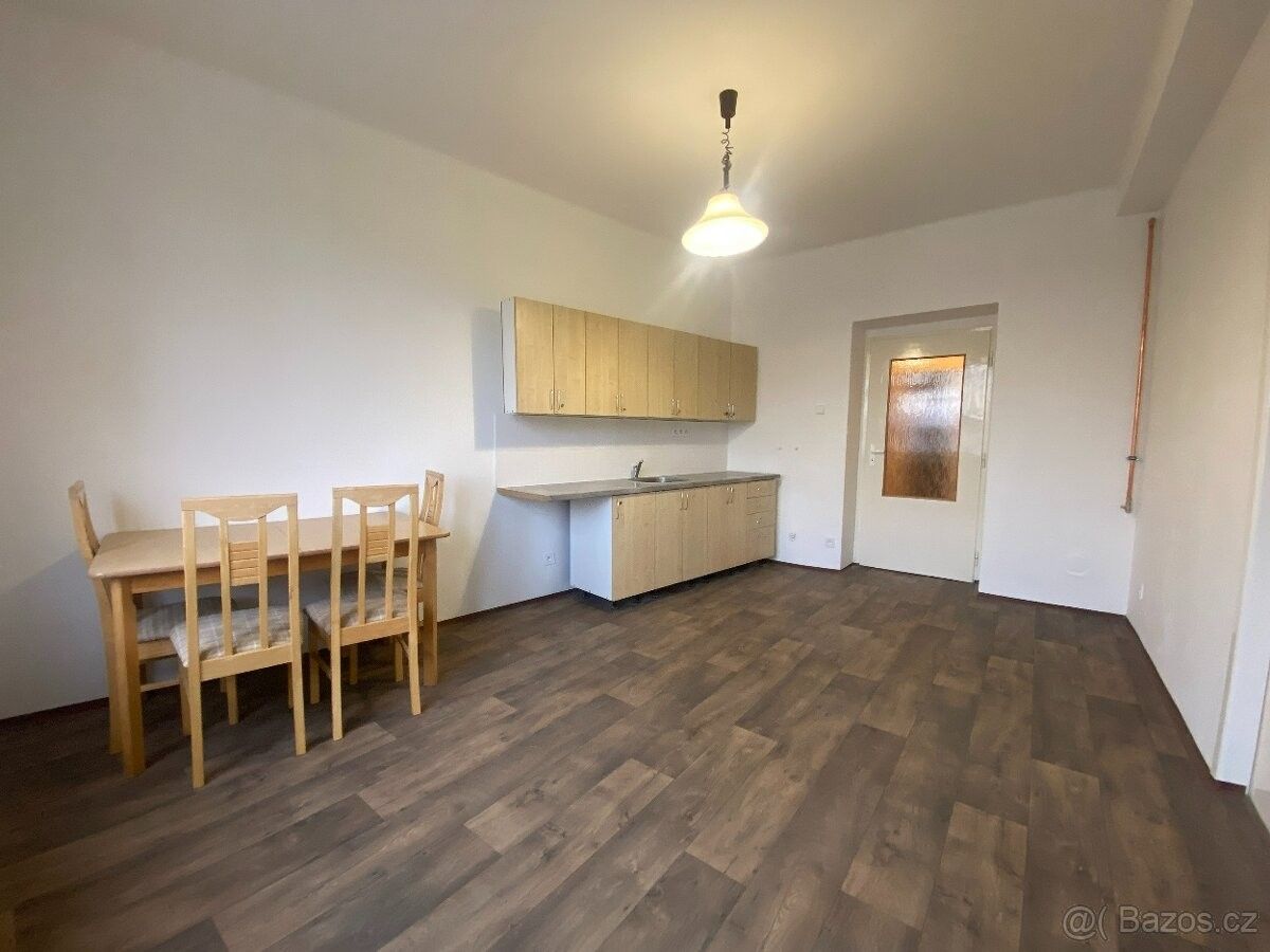 Byty, Kolín, 280 02