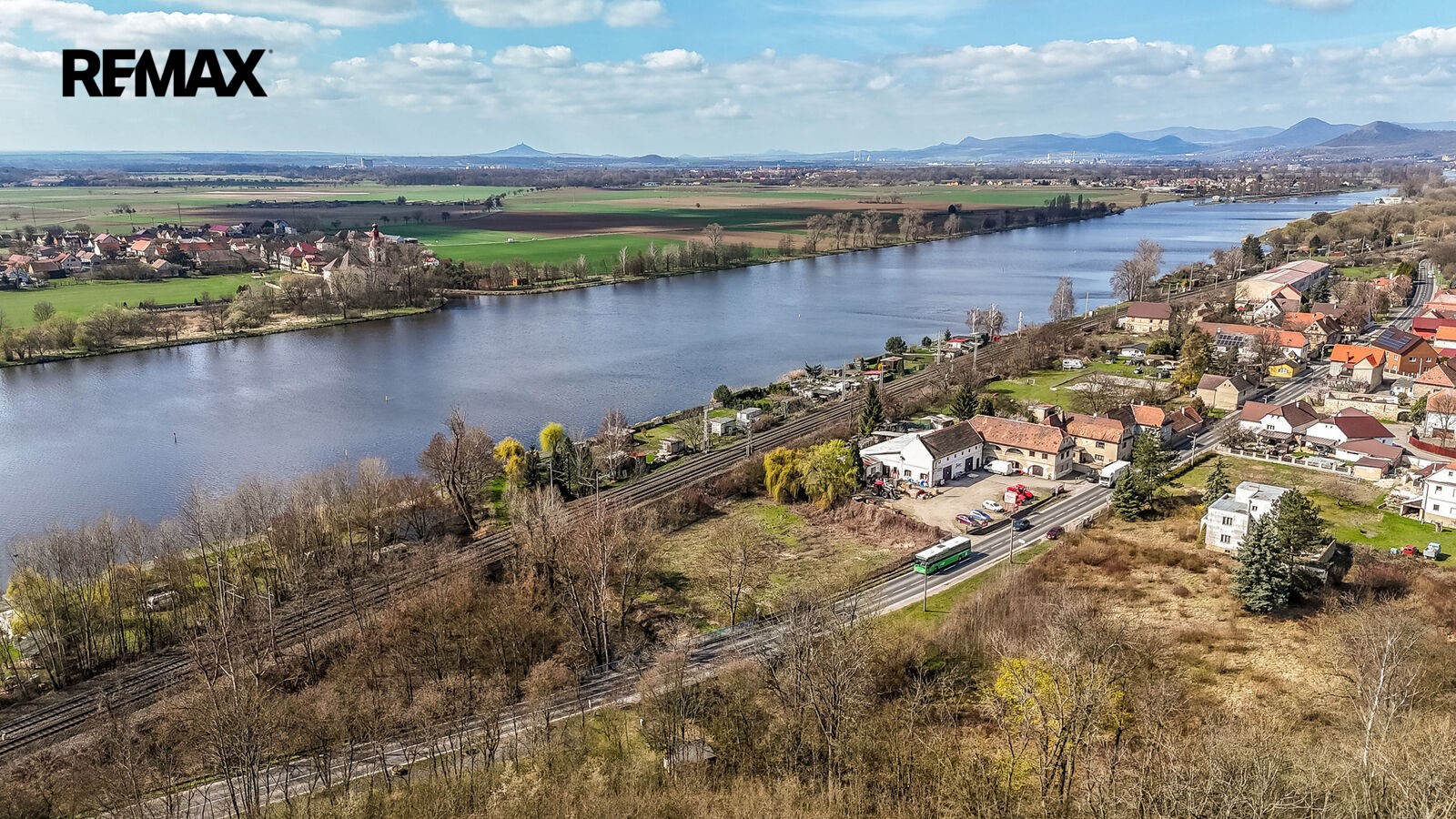 Zahrada · 1 122 m² · Křešice - 3