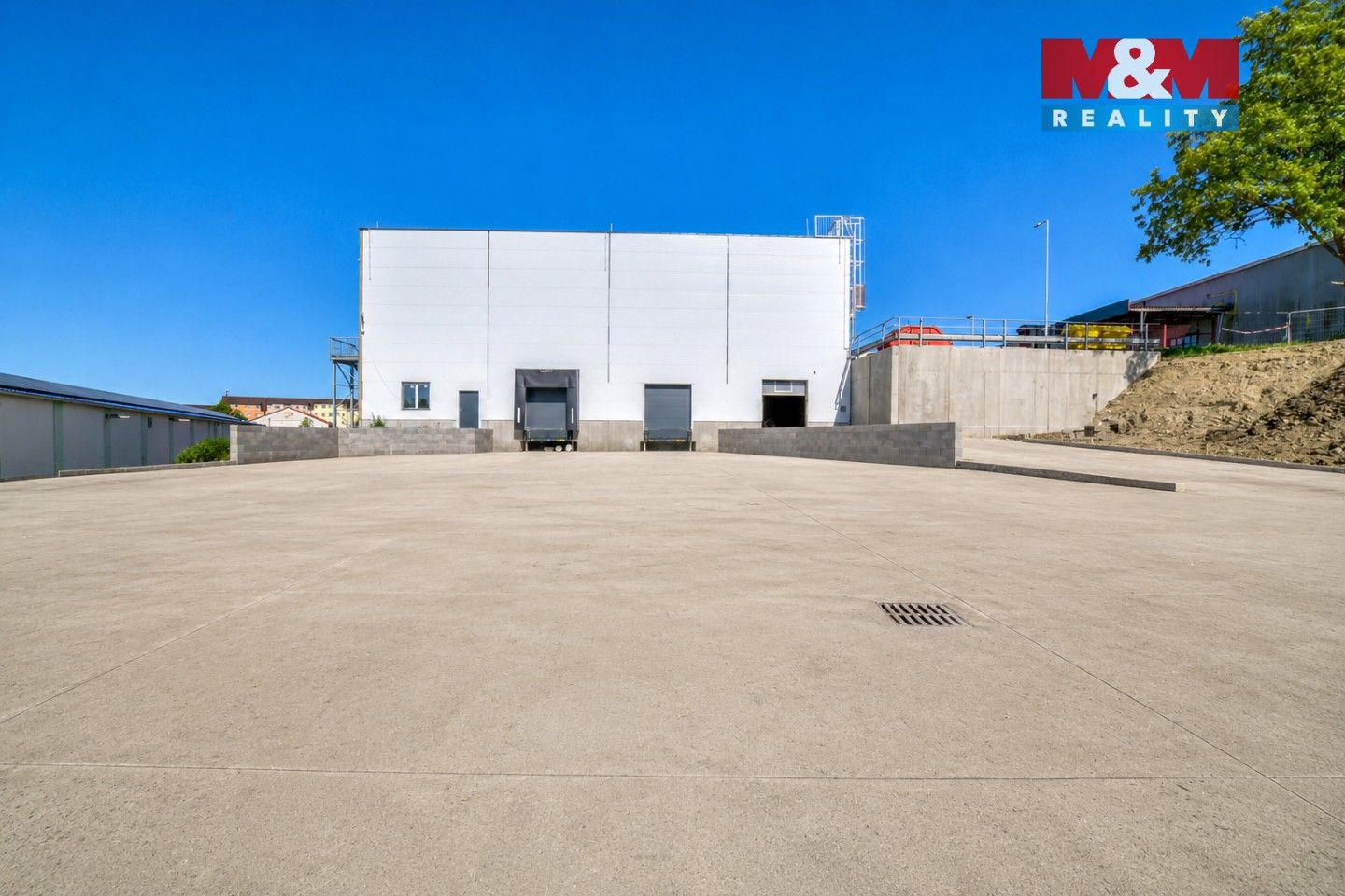 Sklad · 2 200 m² · Karlova, Cheb - 4