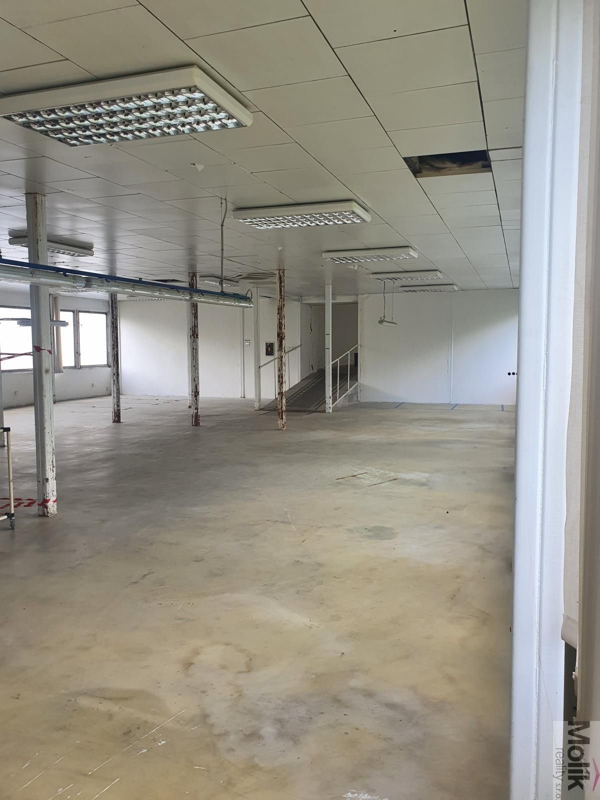 Komerční nemovitost · 400 m² · Korozluky - 4
