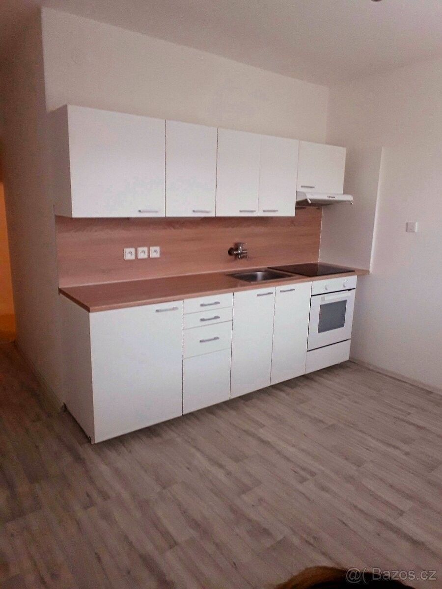 Byty, Hodonín, 695 01