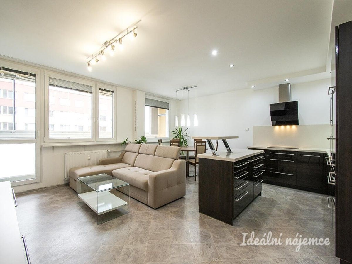 3+kk, Hausmannova, Praha, 70 m²