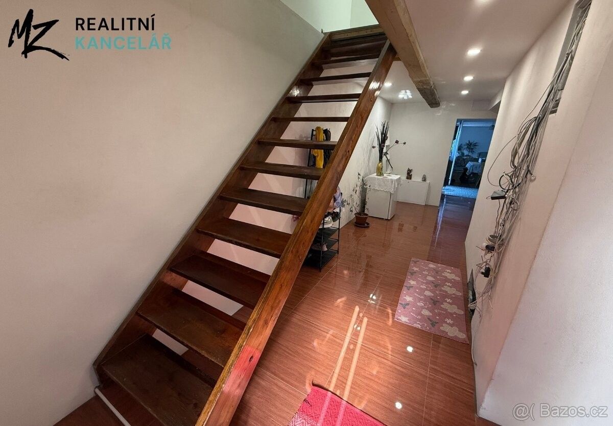 Pronájem rodinný dům - Zborovice, 768 32