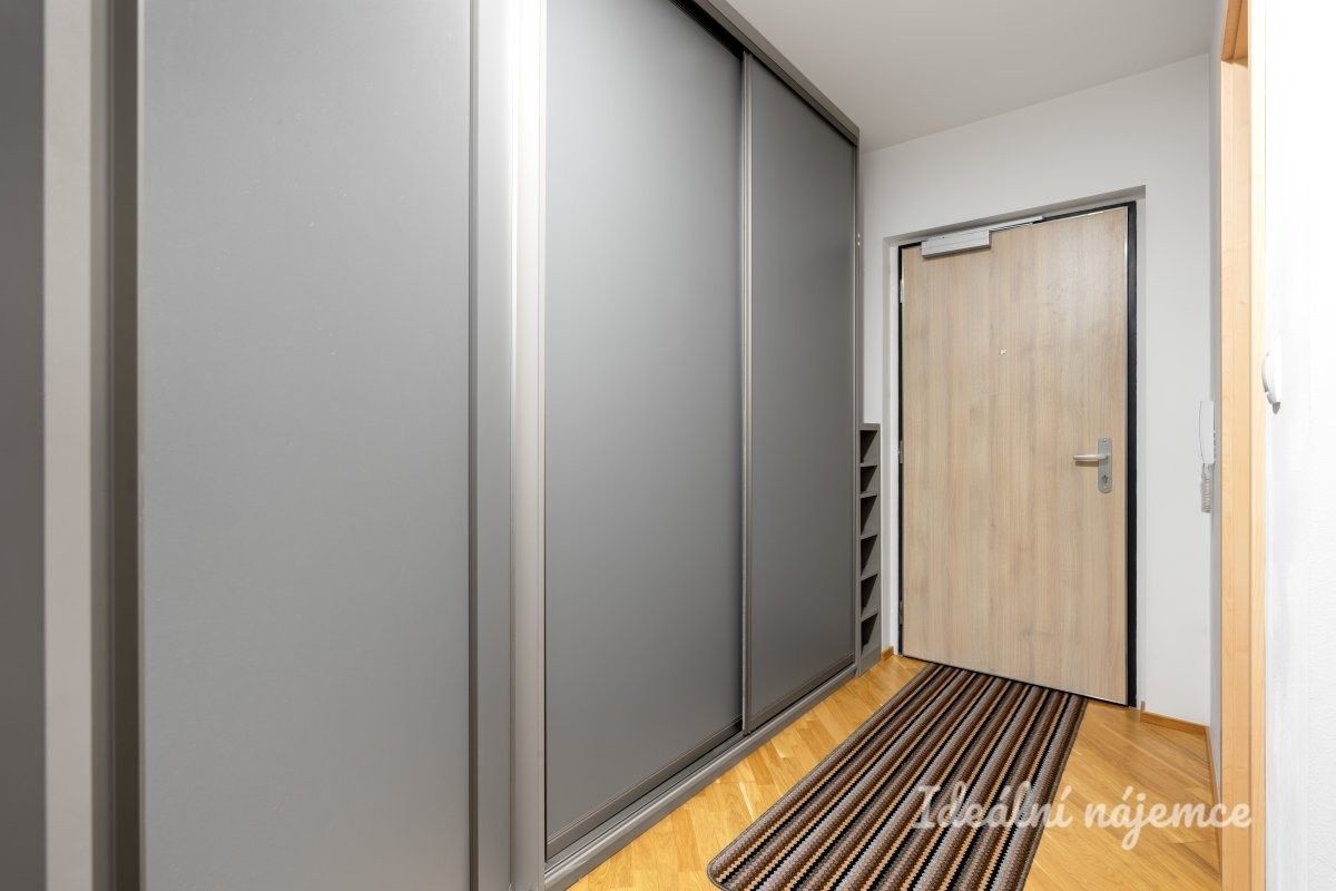 Pronájem byt 1+kk - Voznická, Praha, 34 m²
