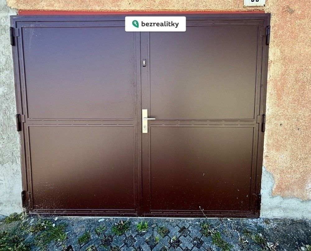 Prodej garáž - Nad parkem  , Praha, 20 m²