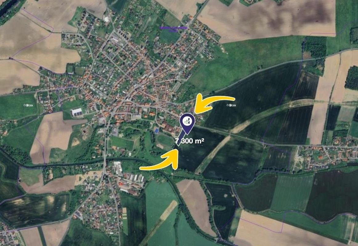 Prodej komerční pozemek - Sezemice, 2 433 m²