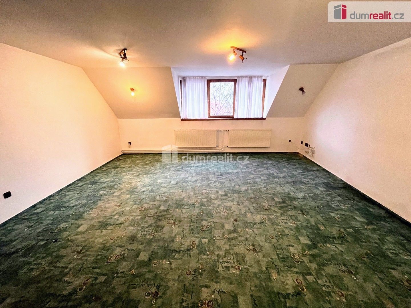 5+1, Jižní, Uherské Hradiště, 145 m²