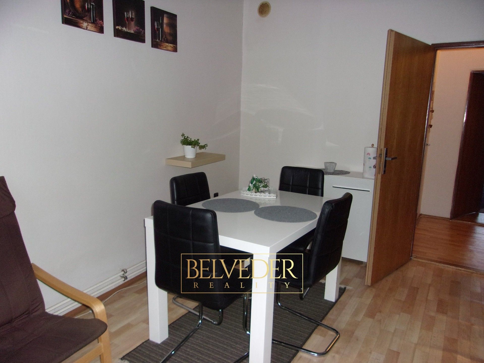 Pronájem byt 1+1 - Benešovo náměstí, Teplice, 66 m²