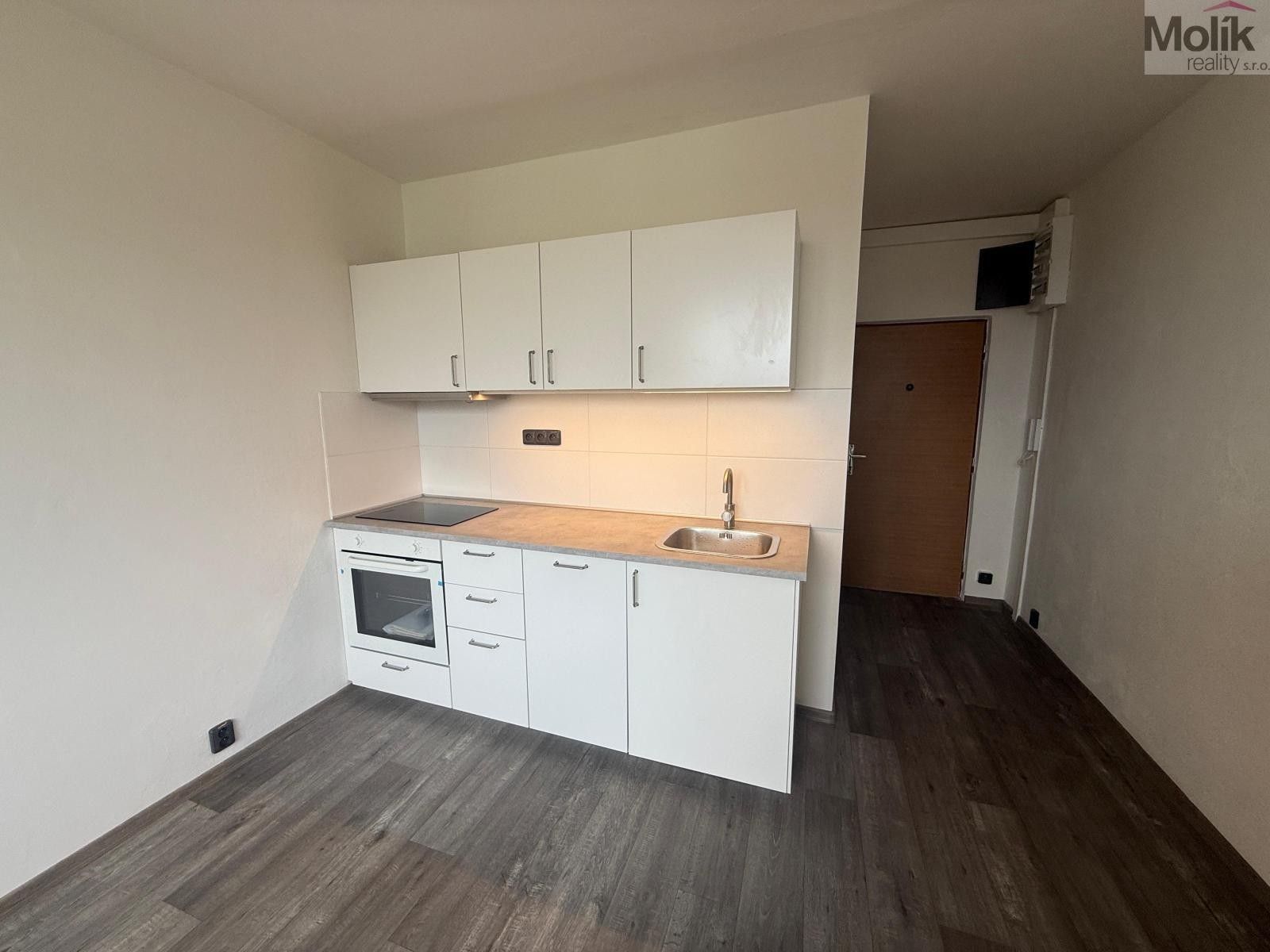 1+1, Marš. Rybalka, Most, 35 m² - 2