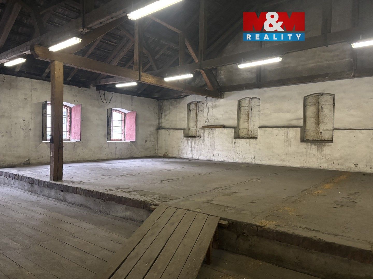 Sklady, náměstí Míru, Svitavy, 692 m²