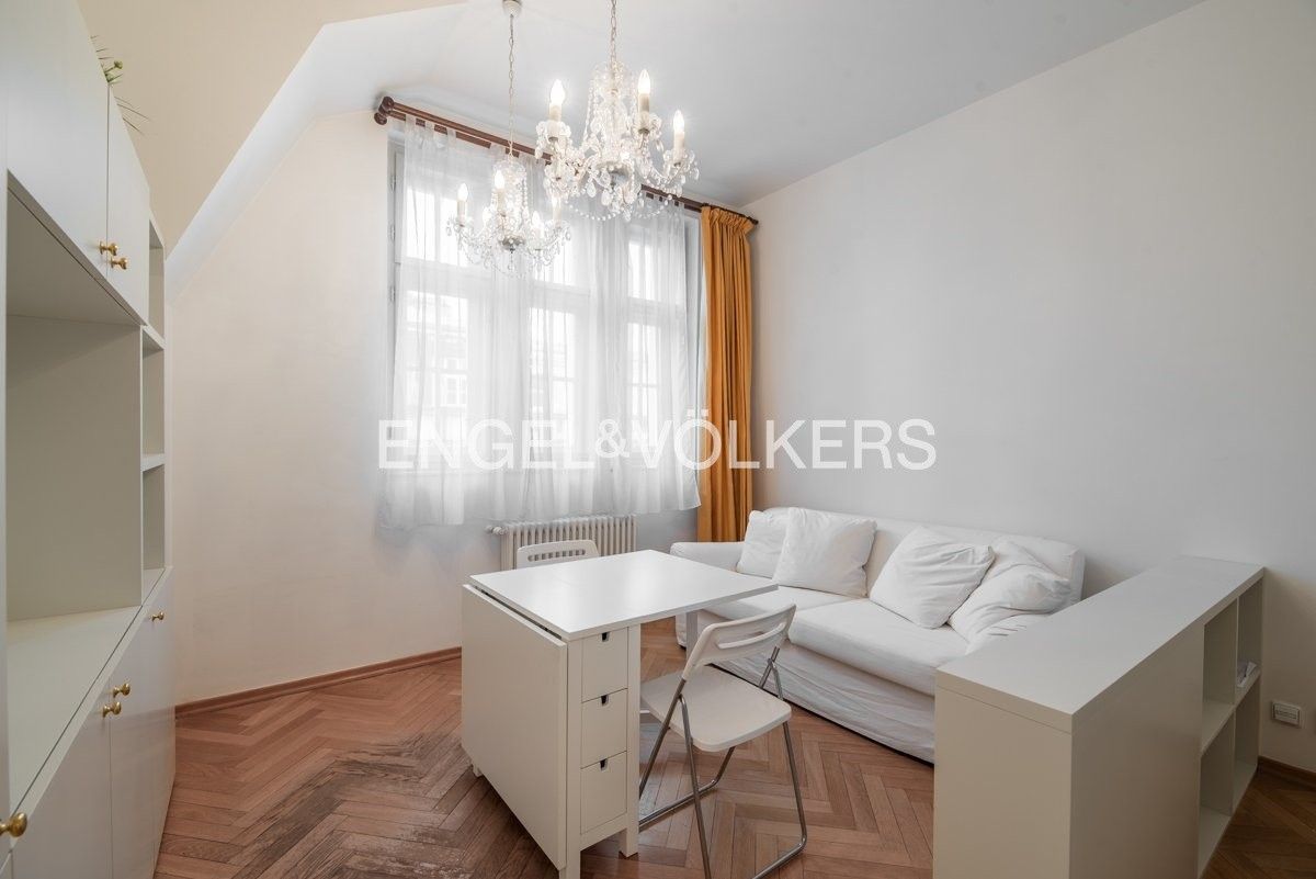 1+kk, Valentinská 20, Praha, 31 m²