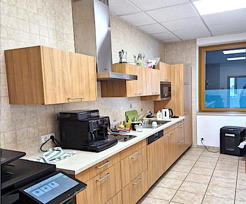 Pronájem kancelář - Kněževes, 305 m² - 5