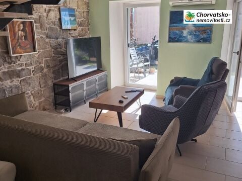 Pronájem rodinný dům - 987 66, Zahraničí