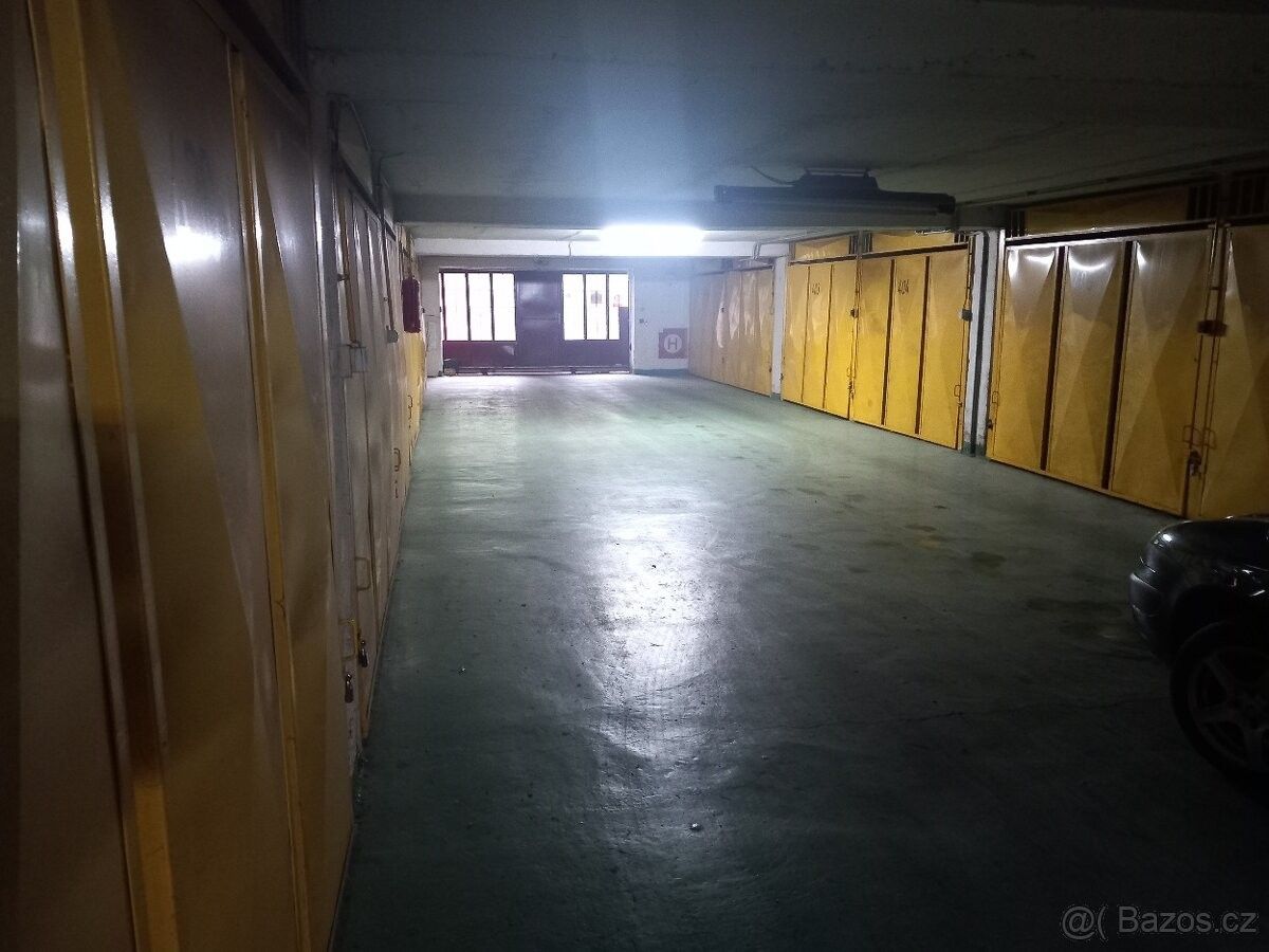 Pronájem garáž - Praha, 180 00