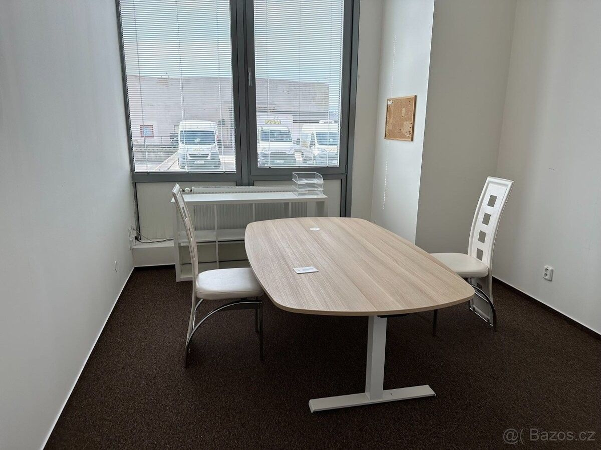 Sklady, Praha, 148 00