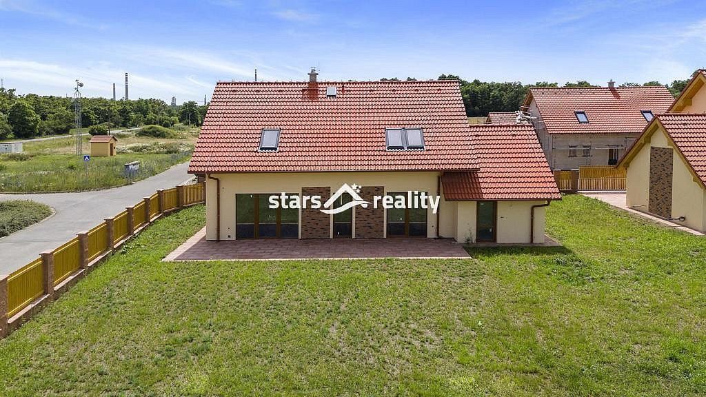 Rodinné domy, Veltrusy, okres Mělník, Středočeský kraj, 179 m² - 2