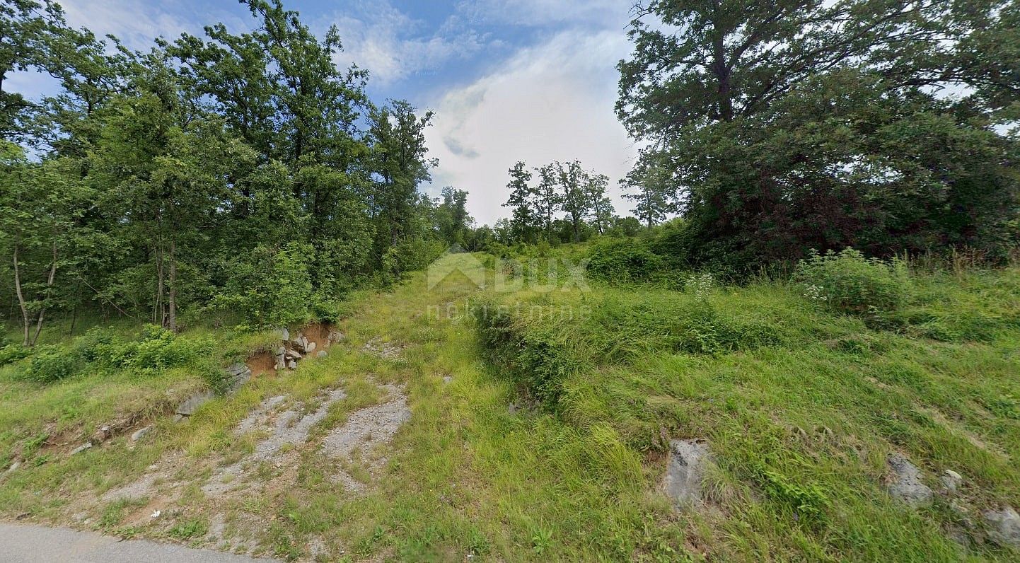 Pozemek pro bydlení, 1 300 m²