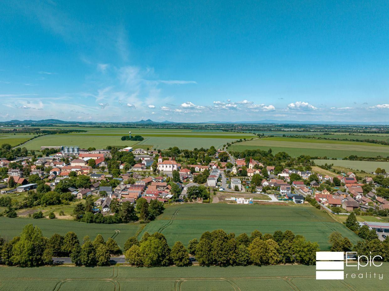 Pozemky pro bydlení, Sídliště Střed, Mělnické Vtelno, 1 280 m²