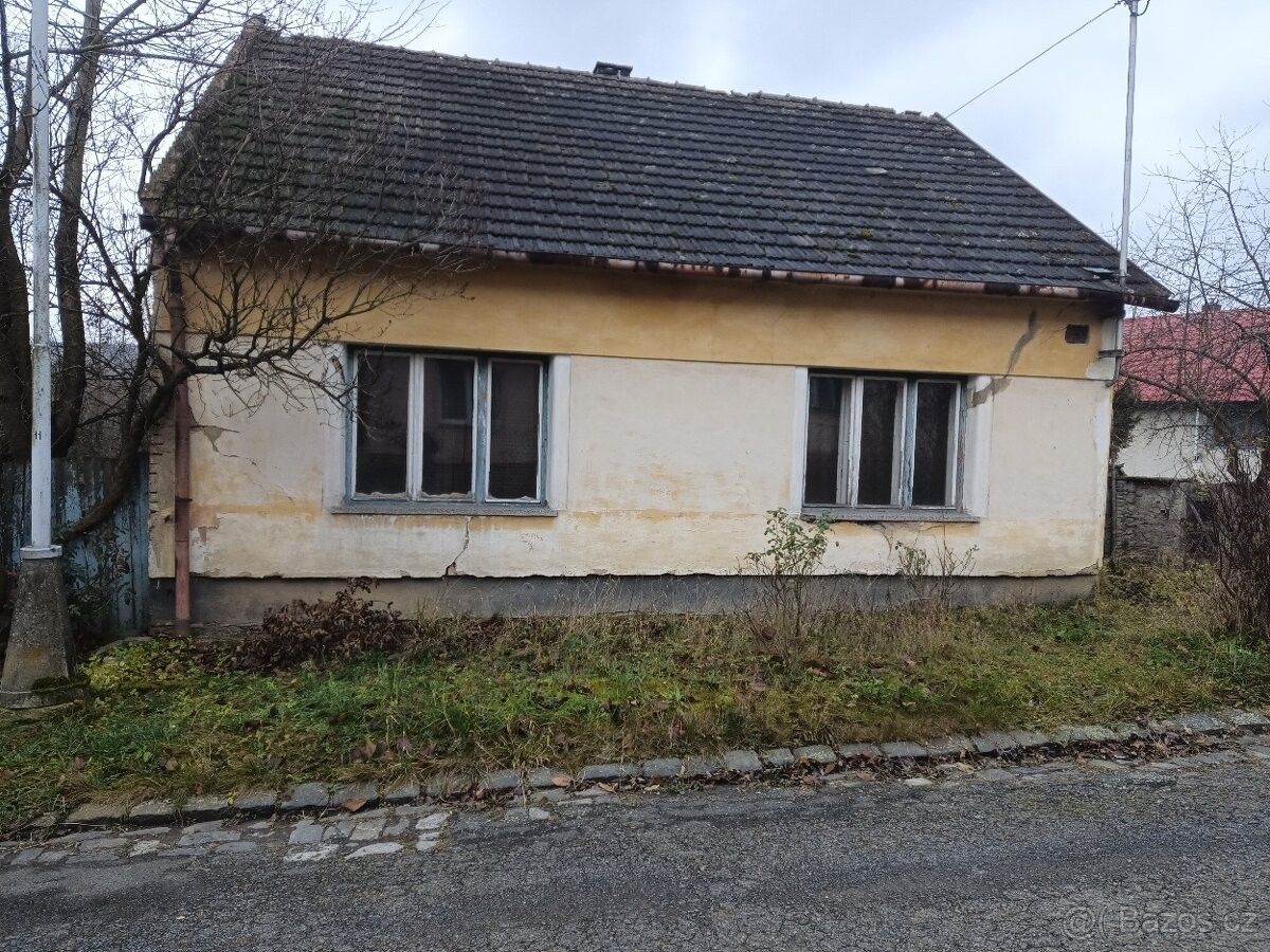 Prodej rodinný dům - Zdounky, 768 02