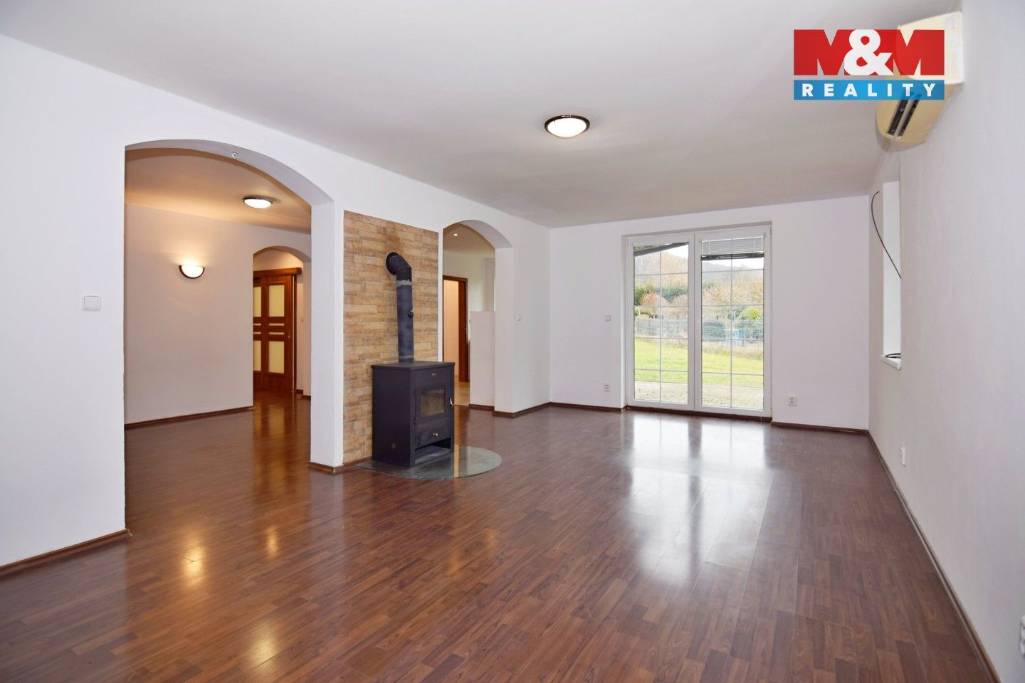 Pronájem rodinný dům - Tovární, Velké Březno, 233 m²