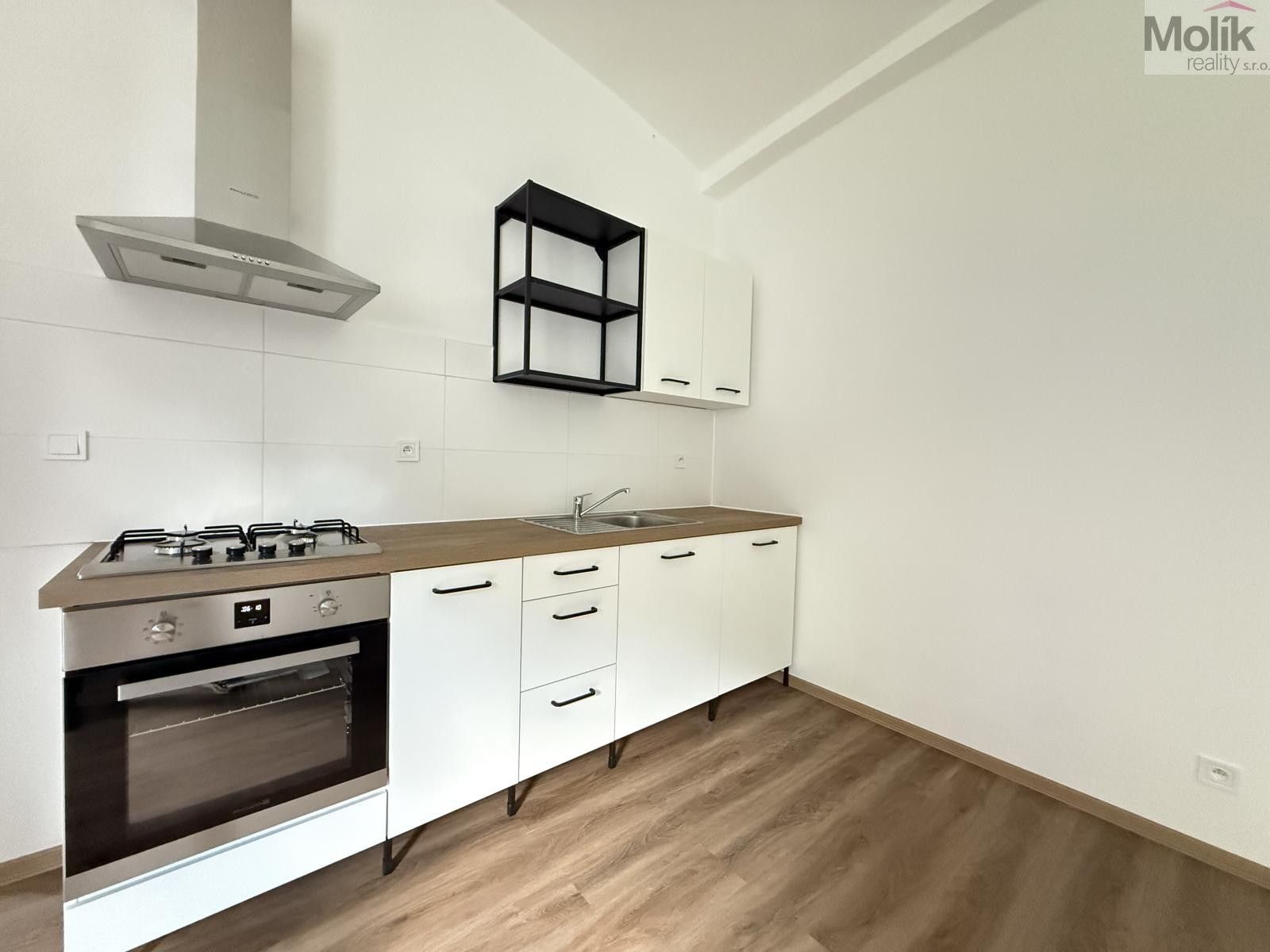 2+kk, Bezručova, Osek, 57 m²