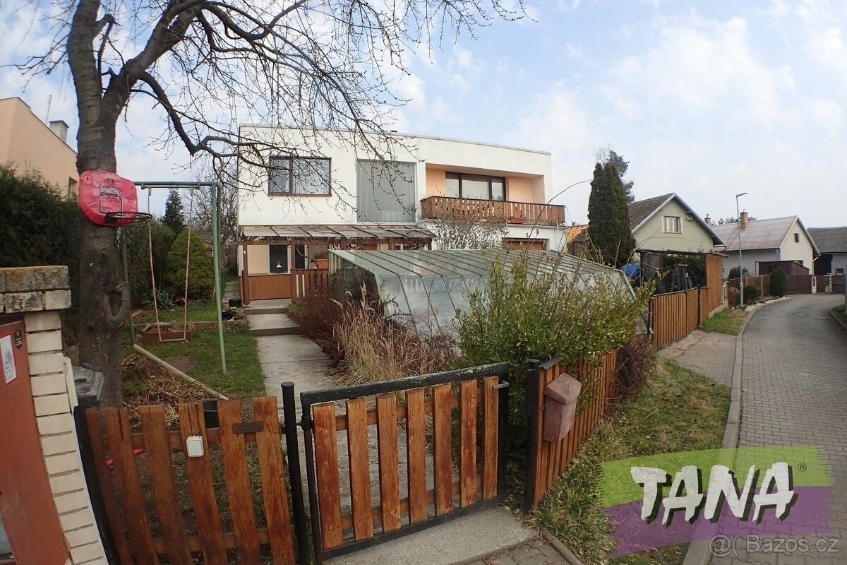 Prodej rodinný dům - Semčice, 294 46