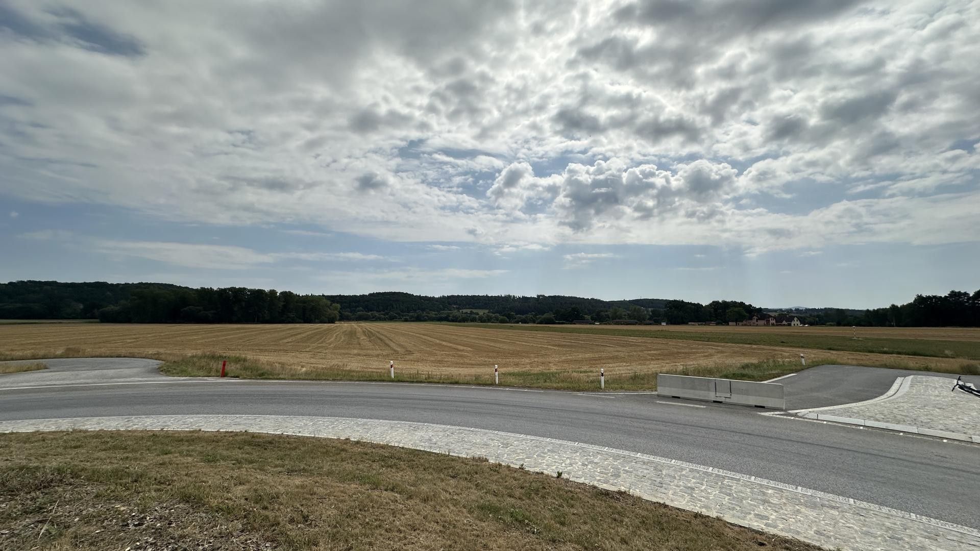 Komerční pozemek · Roudné - 3