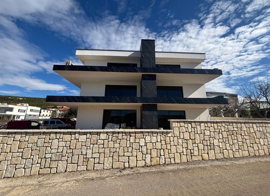 Prodej byt - 987 66, Zahraničí