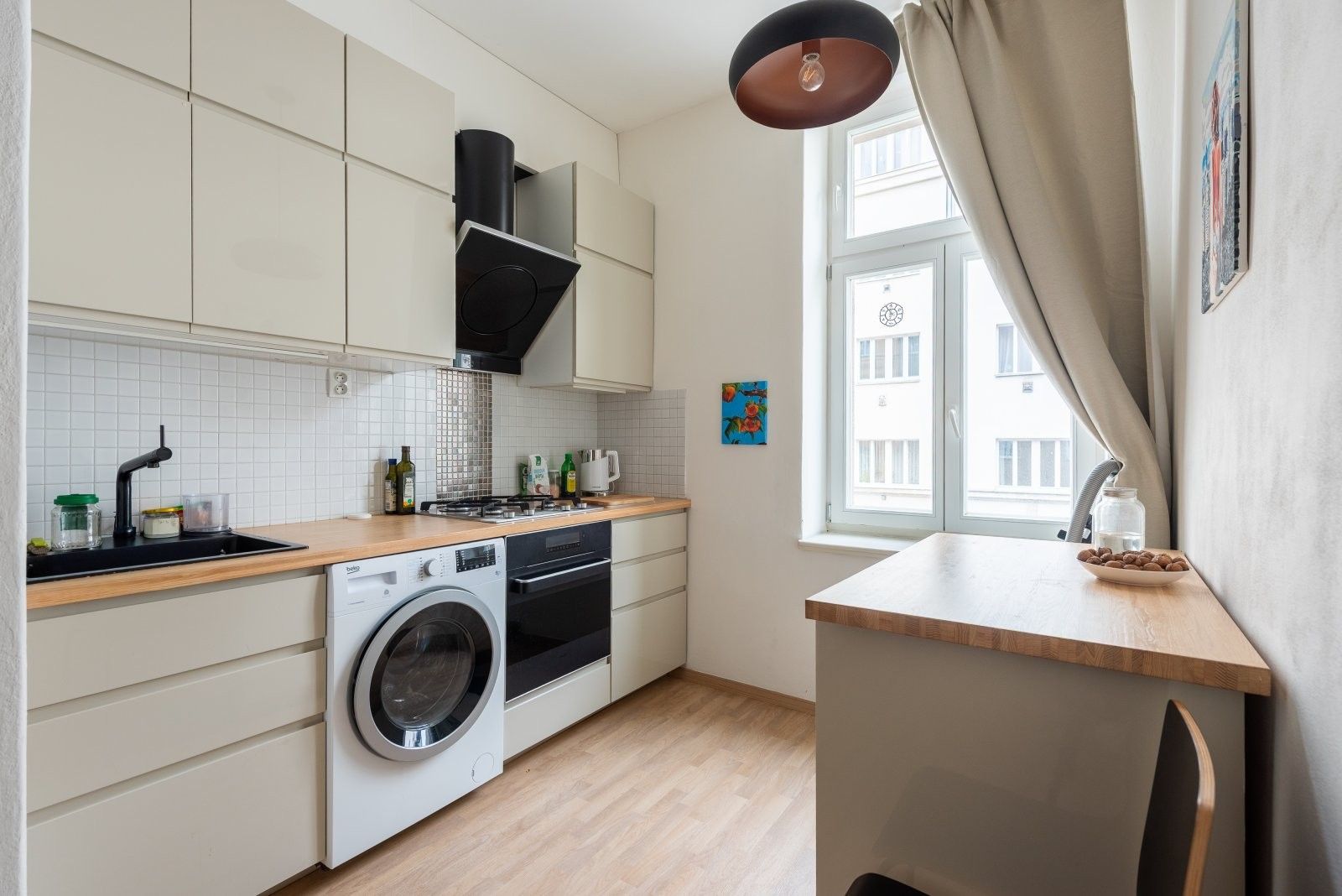 1+1, Holandská 354, Praha, 39 m²