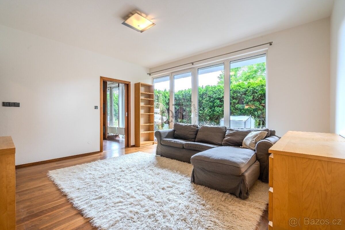 Pronájem byt - Praha, 180 00