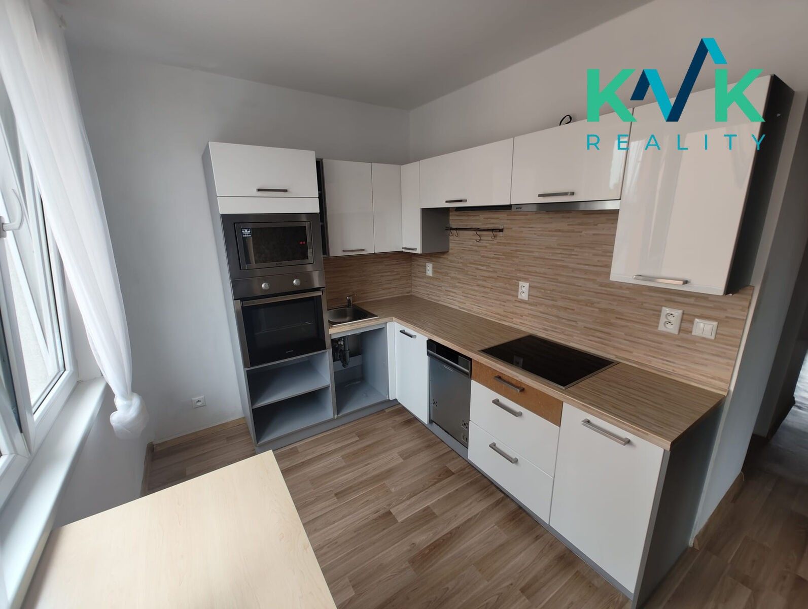 2+1, Školní, Karlovy Vary Stará Role, 63 m² - 1
