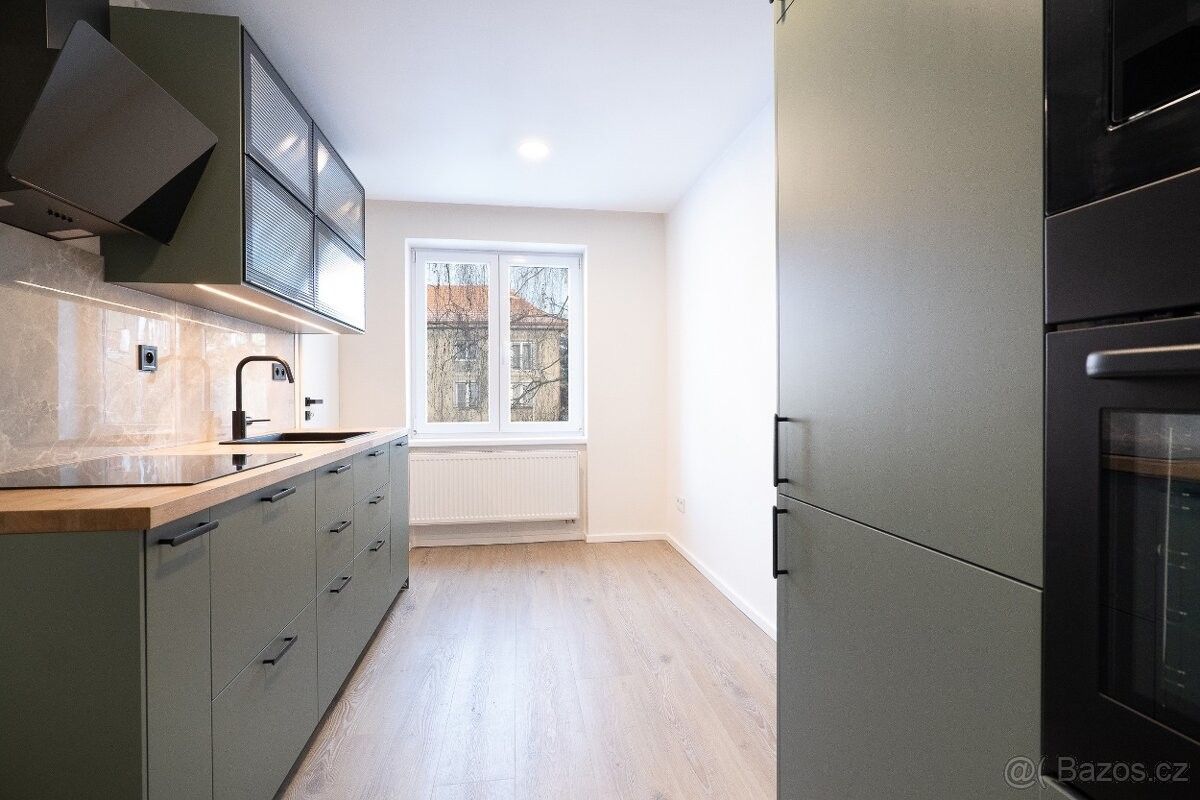 Pronájem byt - Odolena Voda, 250 70