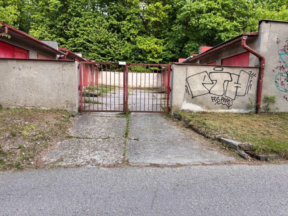 Garáže, Ostrava, 708 00