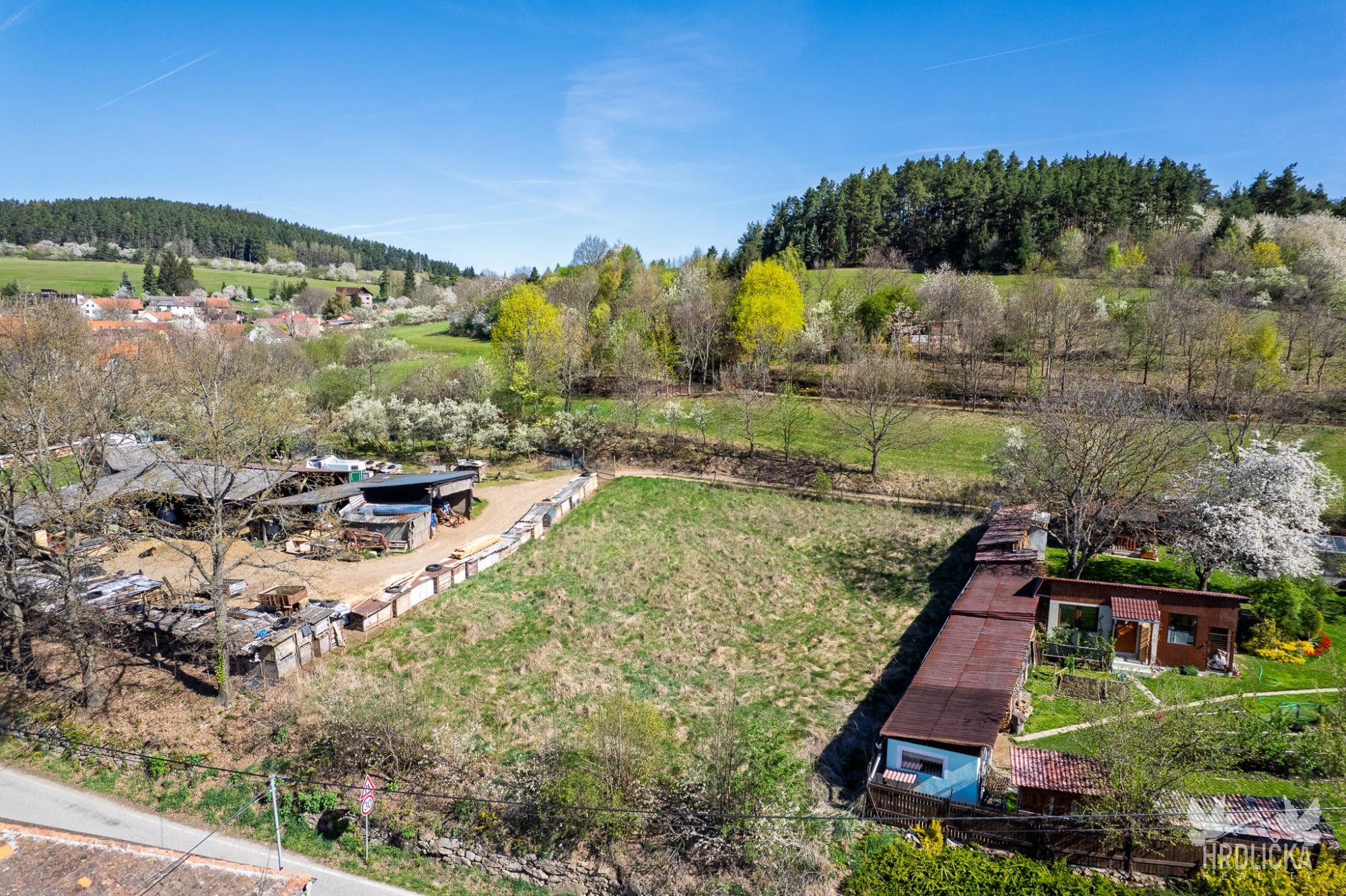 Pozemek pro bydlení · 1 053 m² · Hoštice - 4