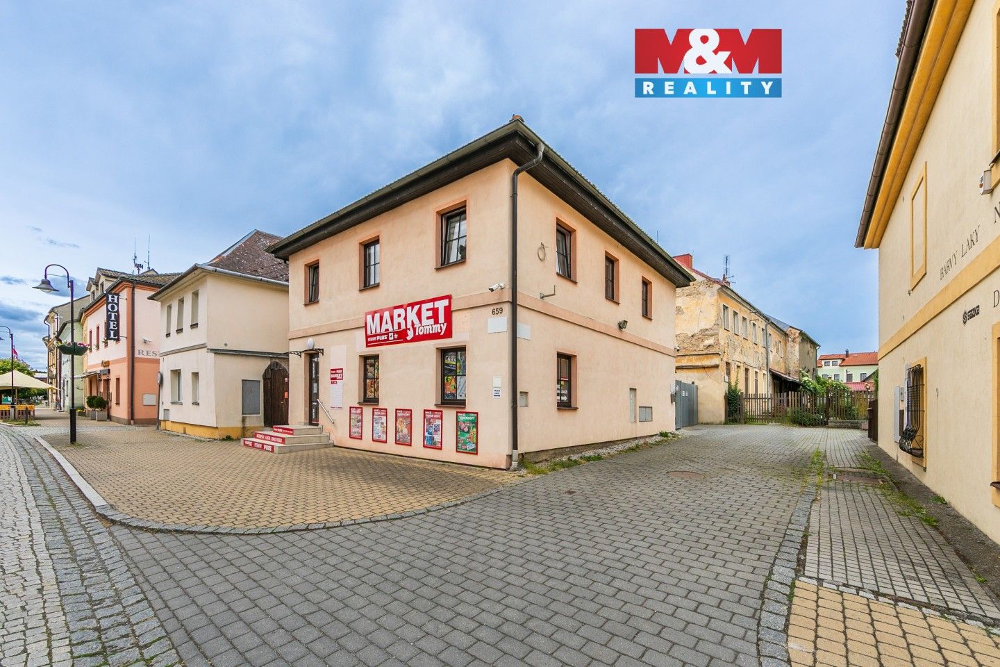 Obchodní prostory, náměstí Republiky, Bor, 85 m² - 1