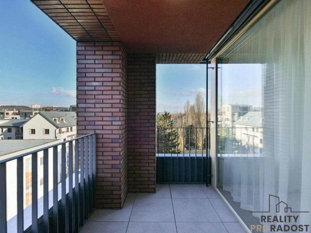 2+kk, Pod Juliskou, Praha, 63 m²