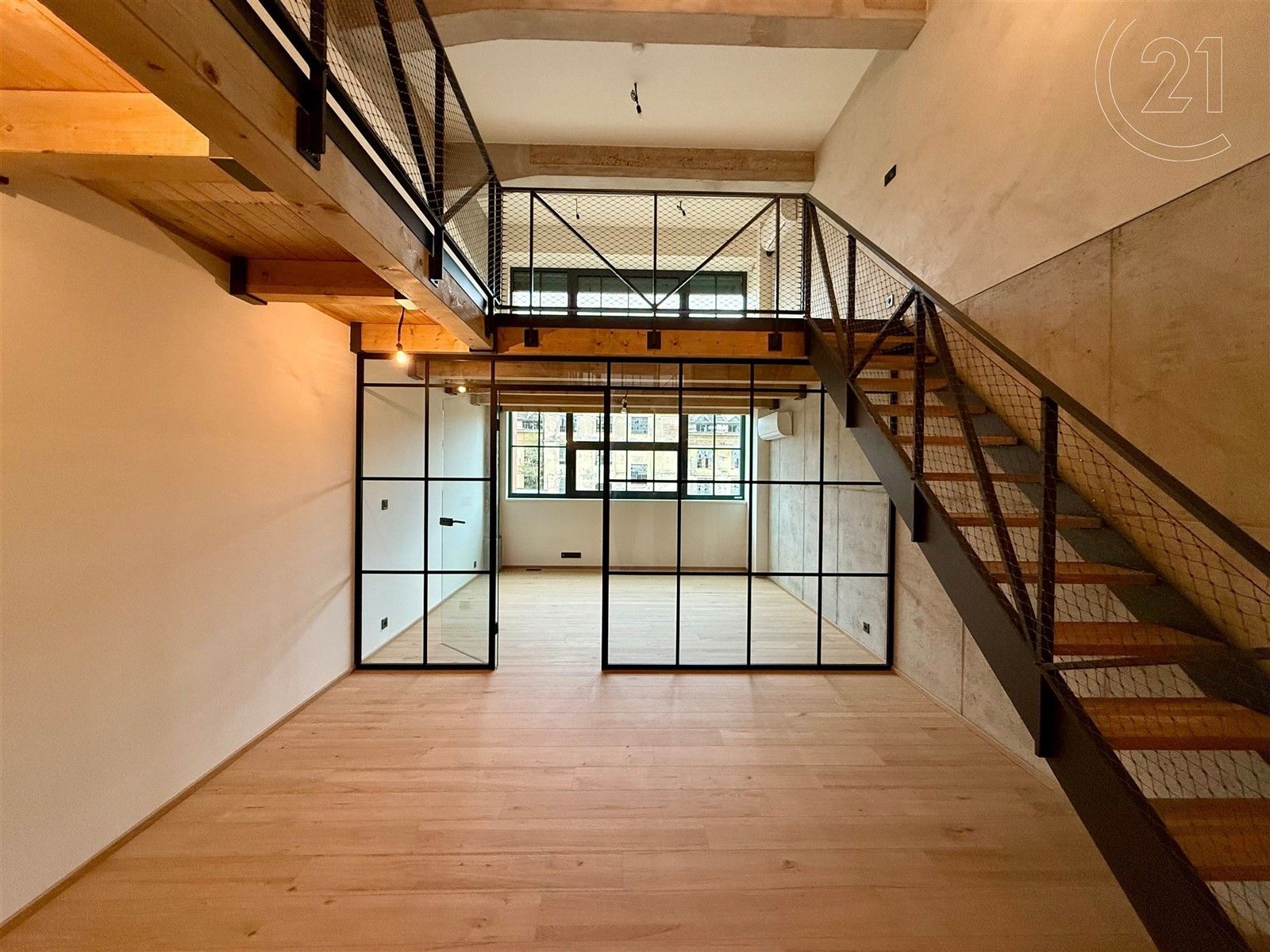 3+kk, Kolbenova, Praha, 84 m²