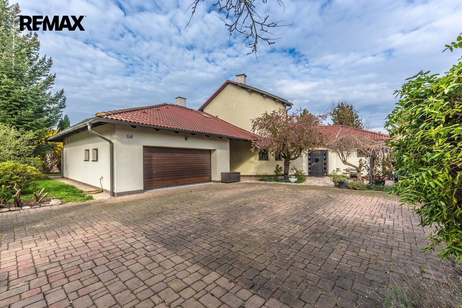 Rodinné domy, Lipová 568, Jesenice, 309 m² - 2