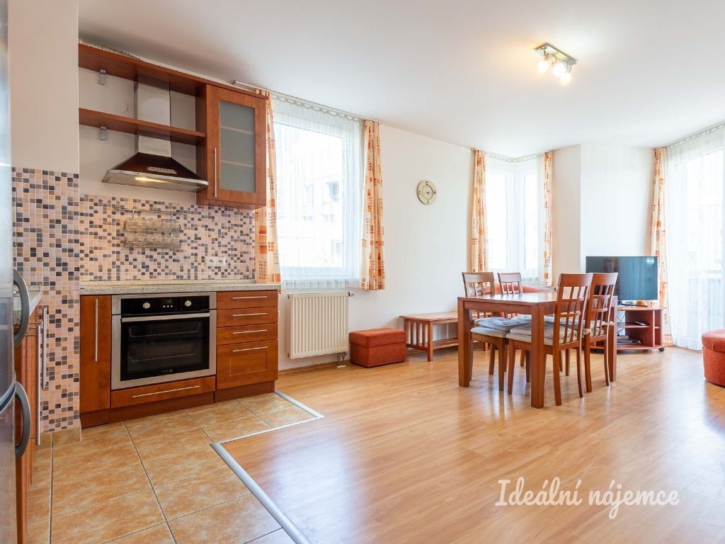 Prodej byt 3+kk - Zlonická, Praha, 68 m²