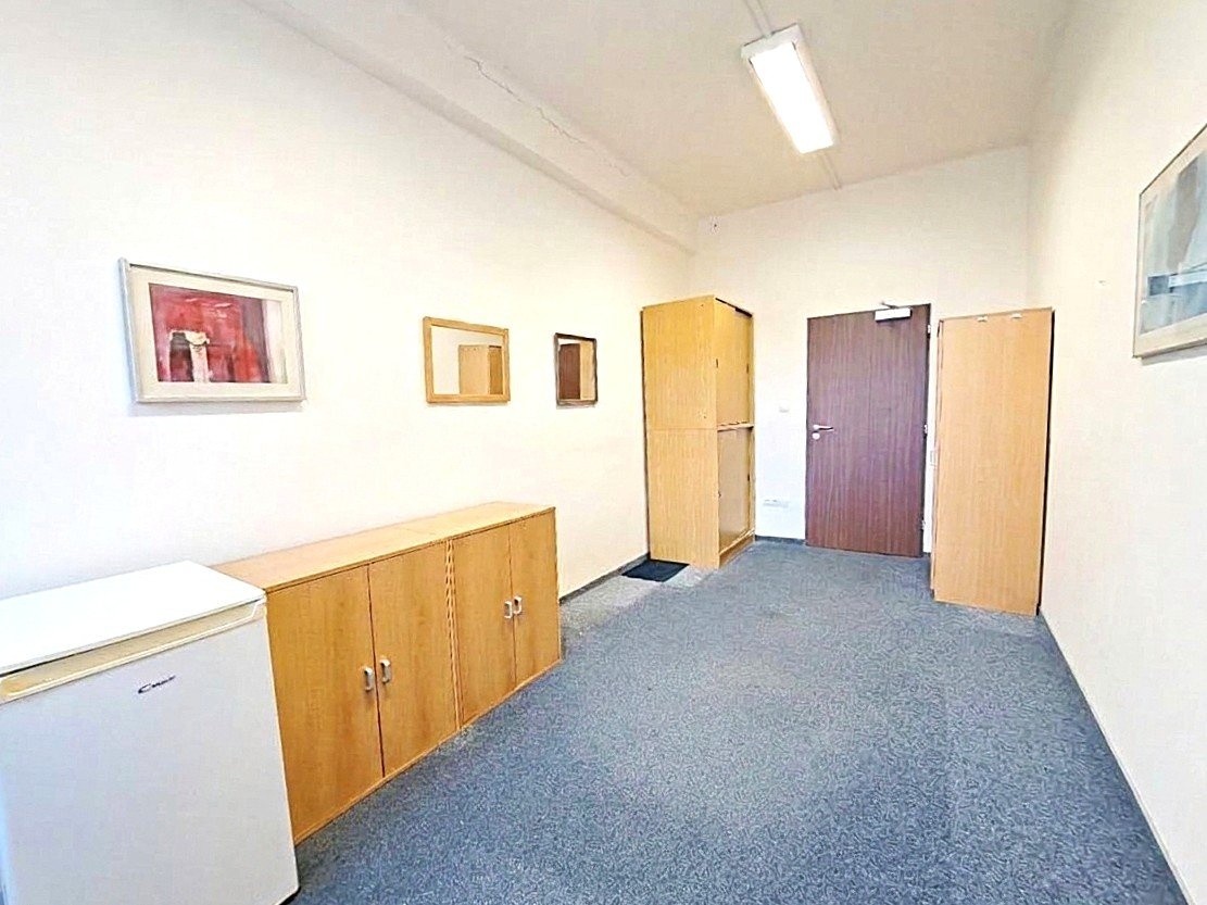Pronájem kancelář - Vašíčkova, Kladno, 33 m² - 5