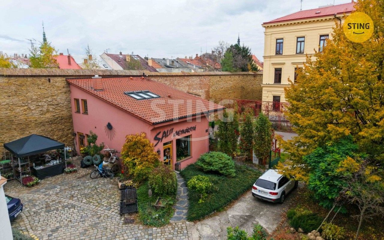 Obchodní prostory, 1. máje, Kroměříž, 102 m²