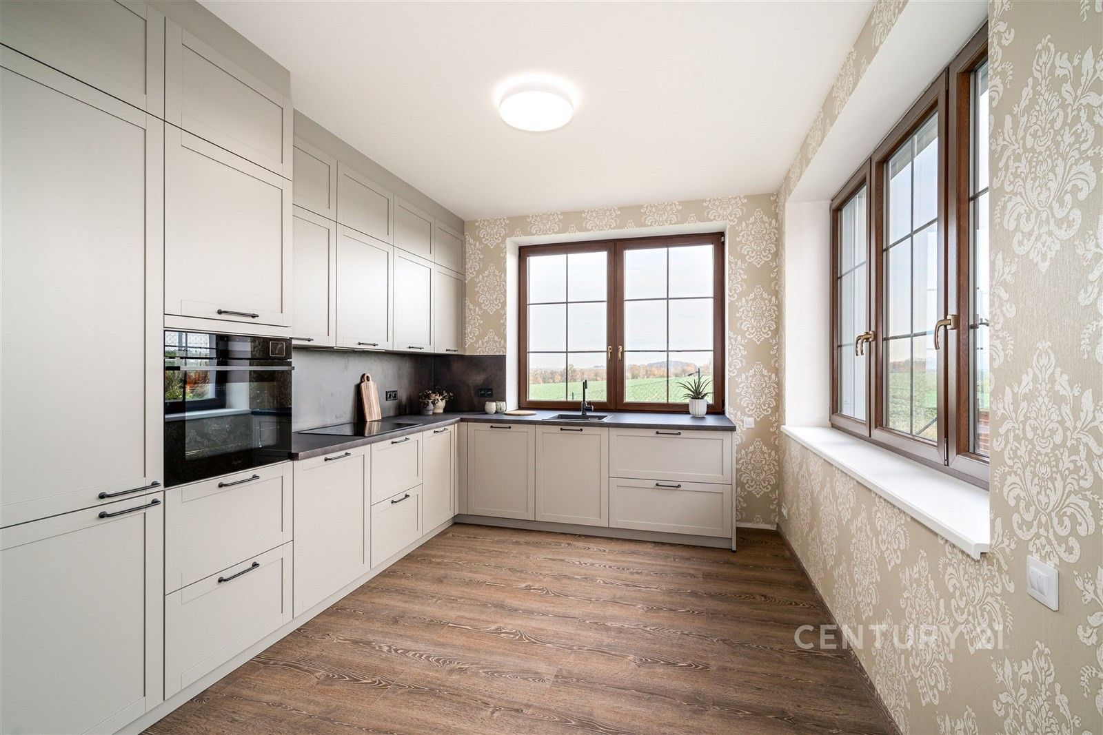 Prodej vila - Makotřasy, 300 m²