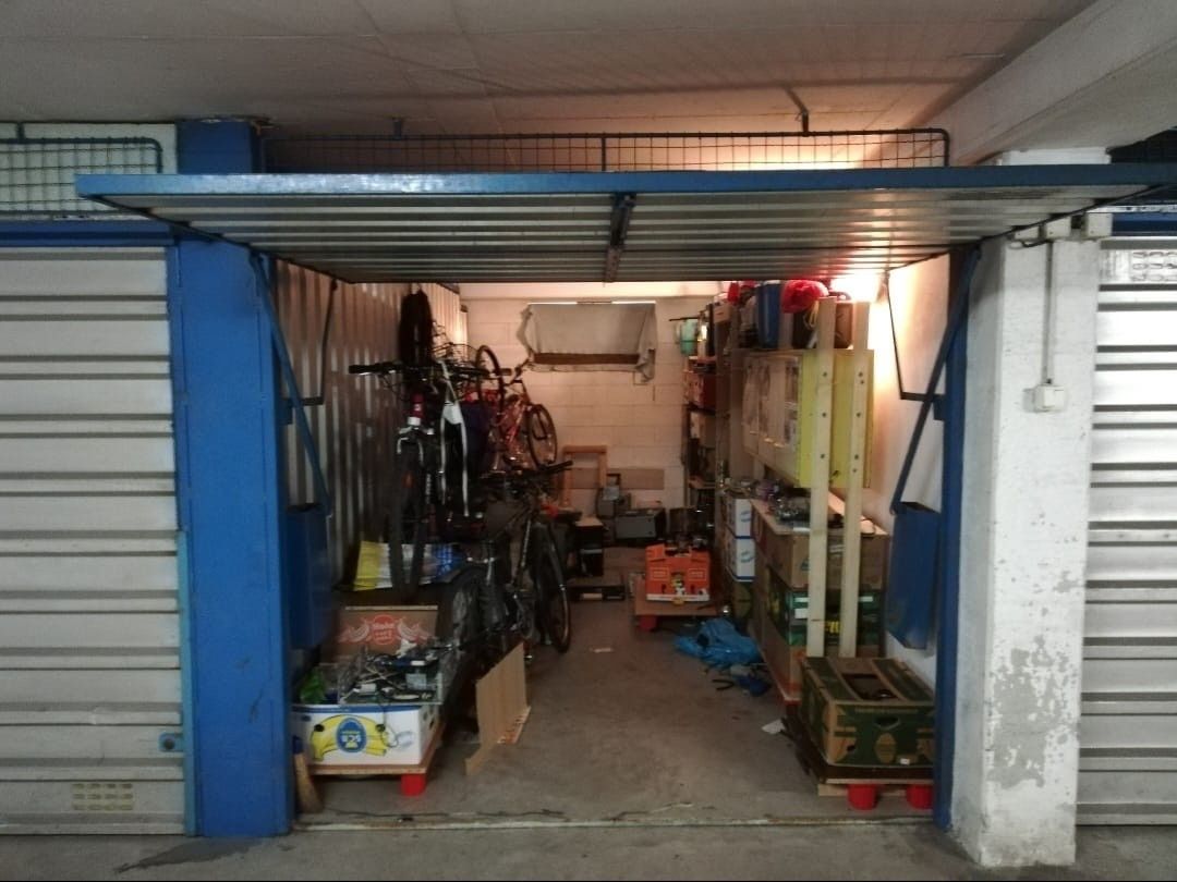 Garáže, Bukovany, 779 00