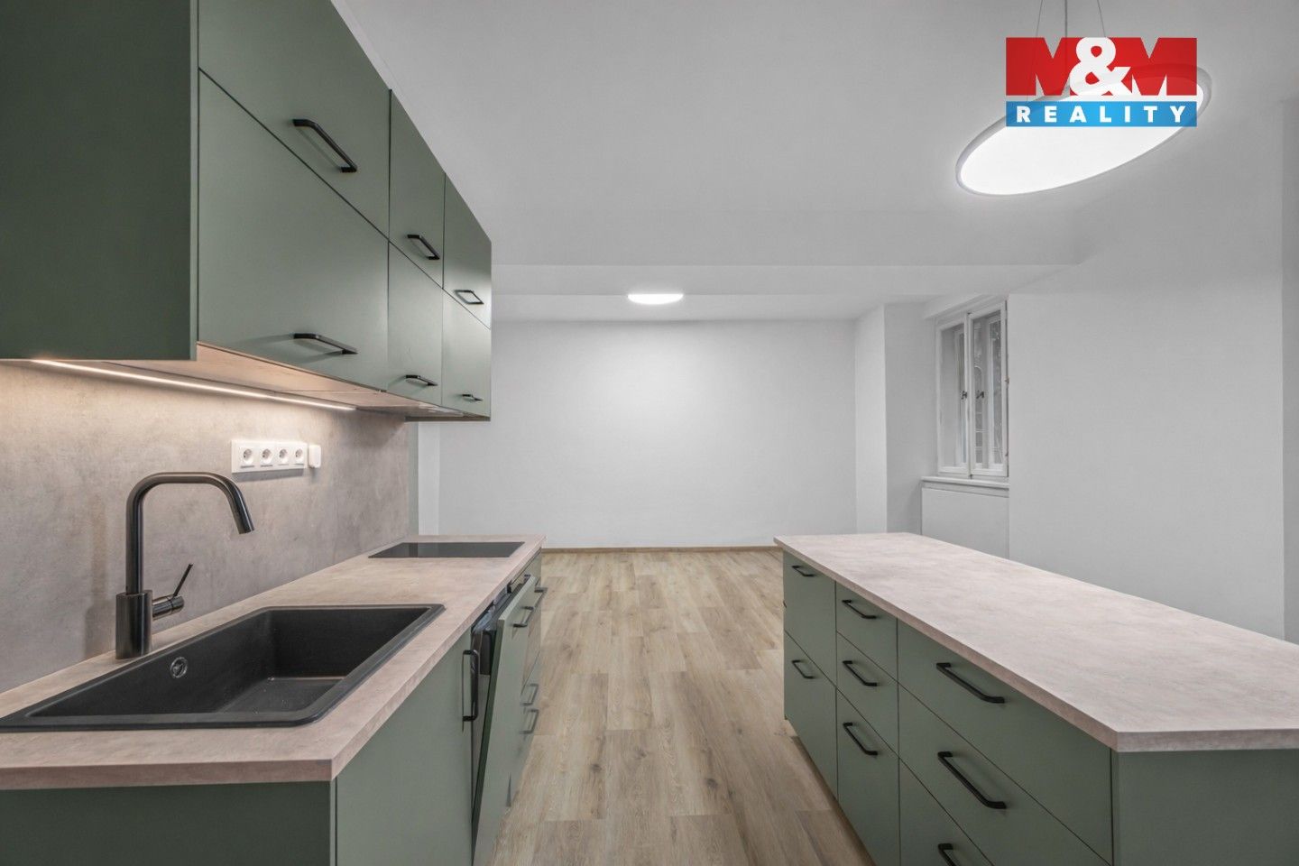 Prodej byt 1+kk - Dlouhá, Praha, 46 m²