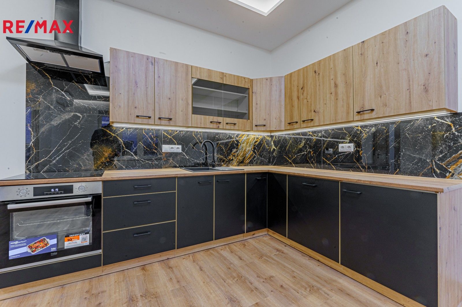 Prodej byt 2+kk - Moskevská, Praha, 52 m²