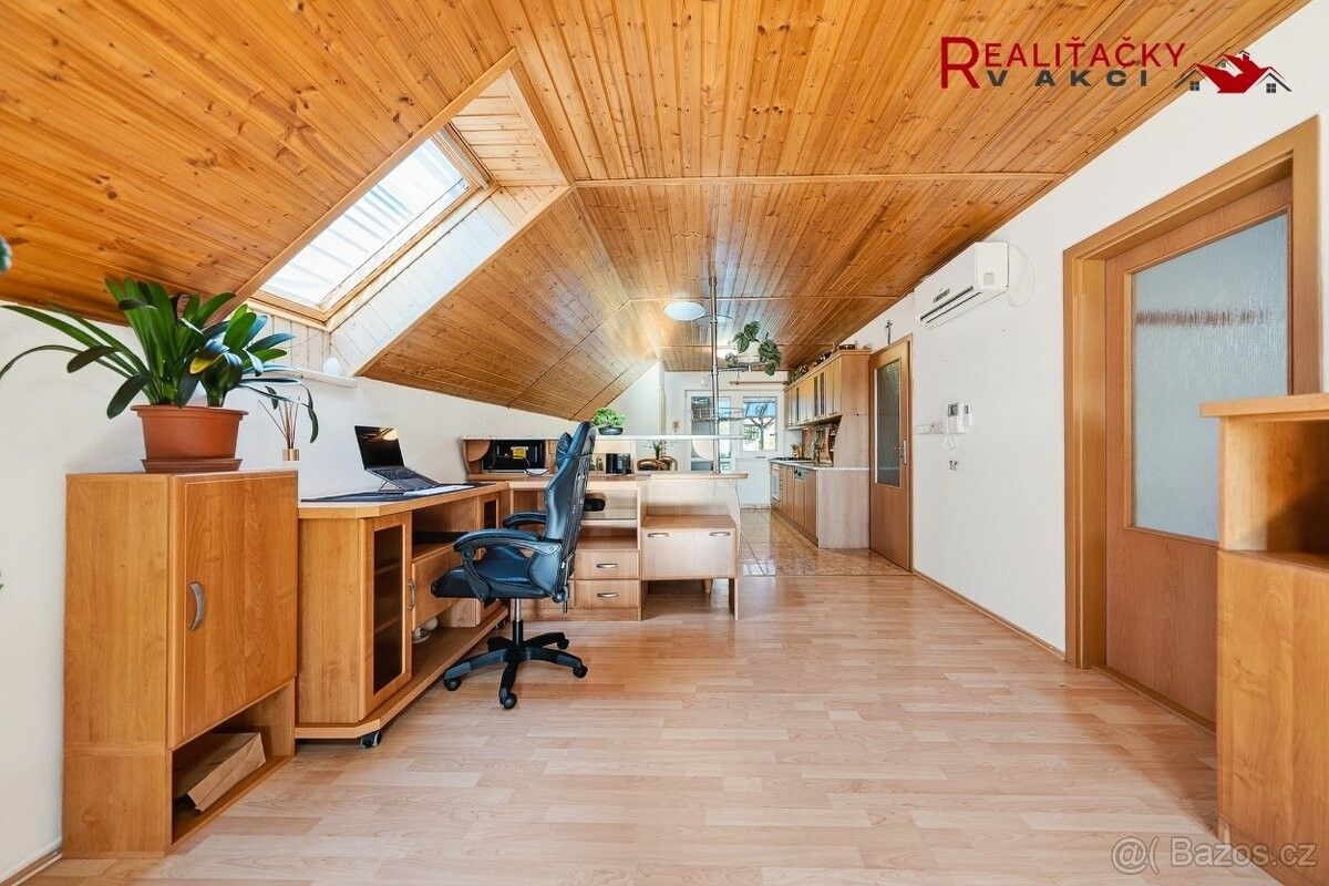 Prodej rodinný dům - Perná, 691 86