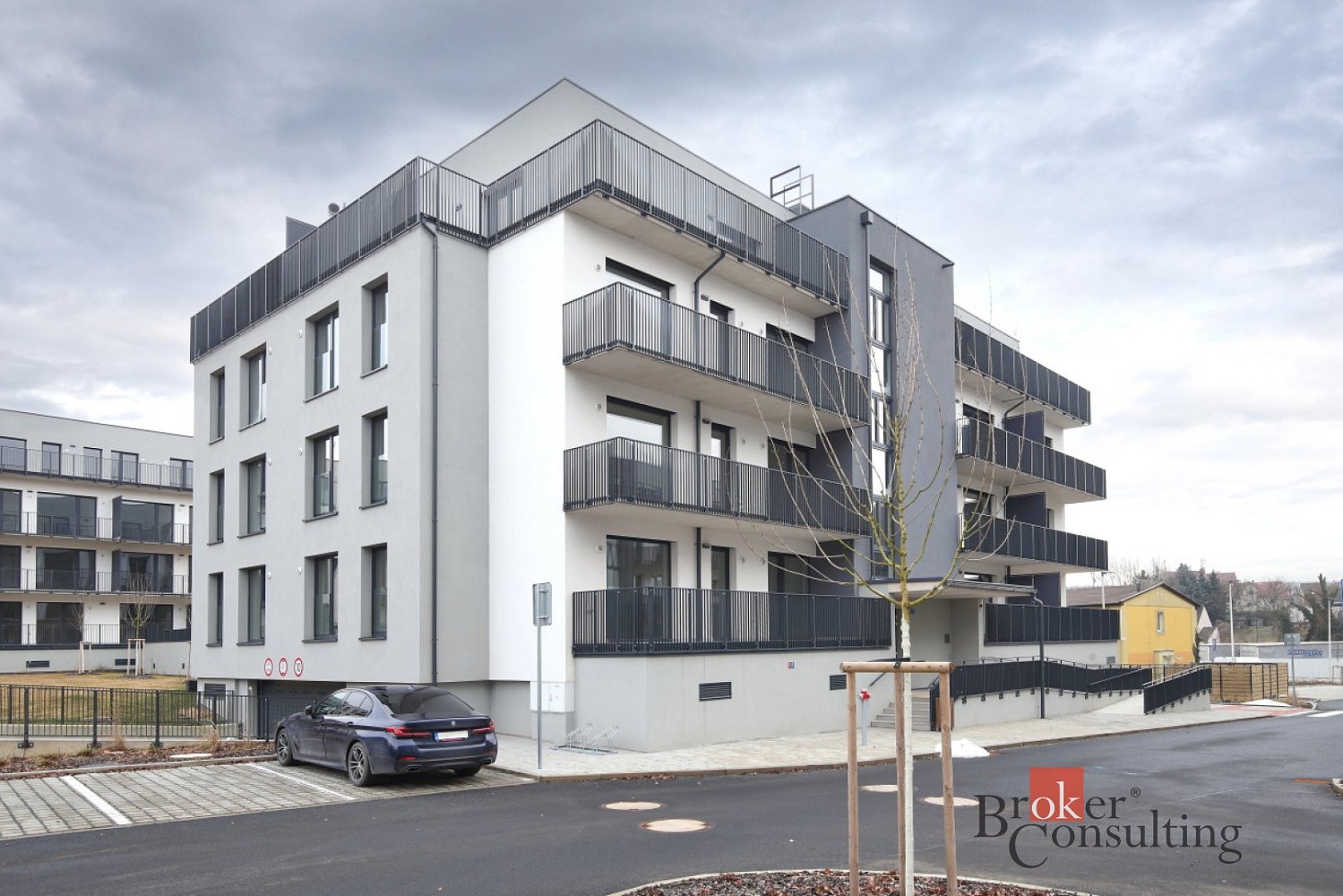 Pronájem byt 1+kk - Ke křížku, Kladno - Dubí, 34 m² - 1